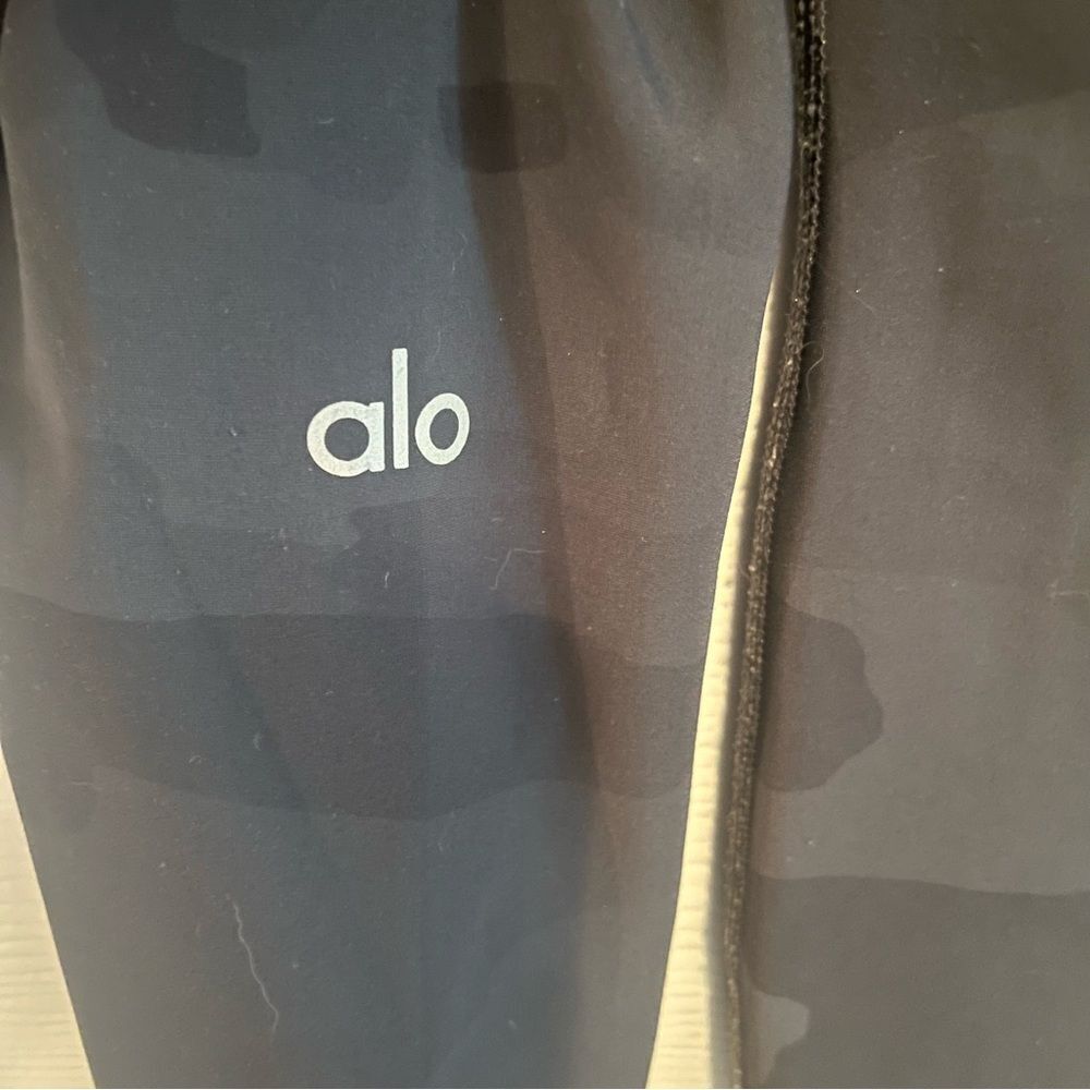 Alo Camo Leggings